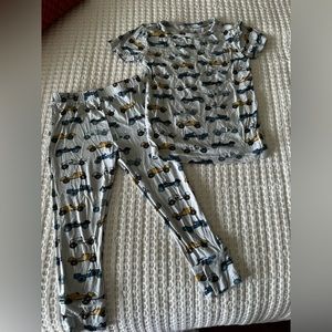 Posh peanut toddler boys pajamas 3T no stains